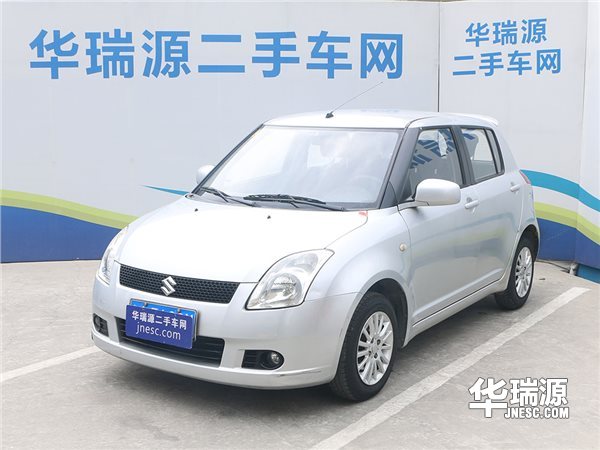 2万元二手车,银灰色铃木雨燕,保养仔细车子的状况好