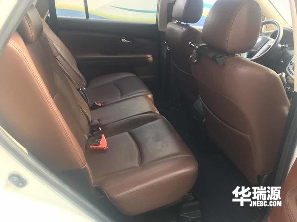 比亚迪首款SUV—比亚迪S6,全家出游无负担,4.2万就可开回家