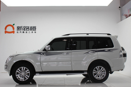 威海二手三菱帕杰罗 2018款 帕杰罗97 GLS3.8L 五门中东版 天窗自动