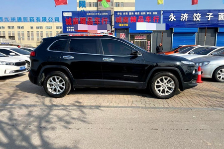 阳泉二手Jeep自由光 2017款 2.0L 两驱 优越版