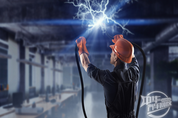 没电工证,修了10年车的他,差点被开除!
