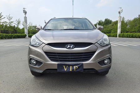 朝阳二手现代ix35 2010款 2.0 新锐版 GL 2WD MT